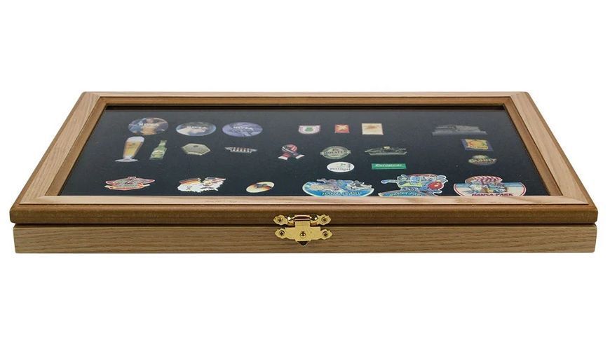 Vitrine SAFE Design Wildeiche f&uuml;r Pins und Medaillen